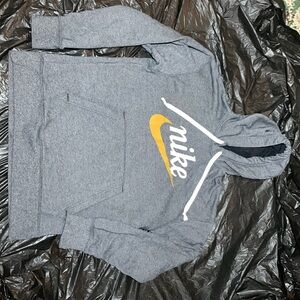 Nike Hooded Sweatshirt (size medium)